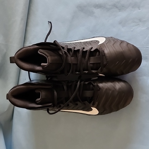 Nike Cleats - Picture 2 of 6